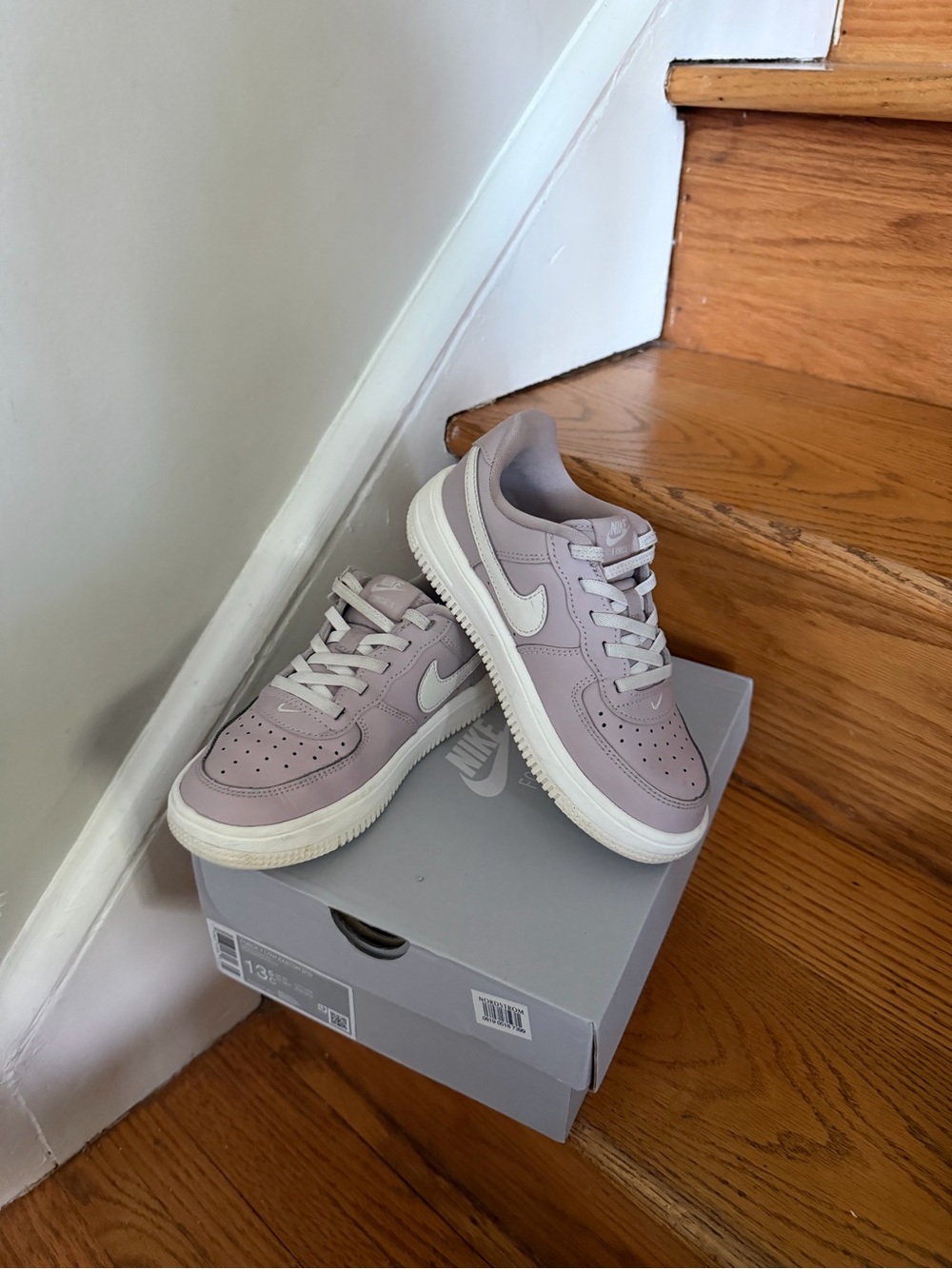 Girls 13.5 Nike Air Force 1 in very good used condition